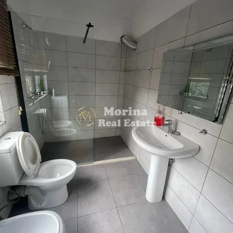 Tirane, jepet me qera garsonier Kati 2, 40 m² 450 € (Shkolla e Bashkuar)