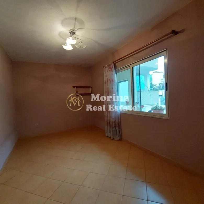 Tirane, jepet me qera apartament 2+1 Kati 2, 110 m² 500 € (Shkolla e Bashkuar)