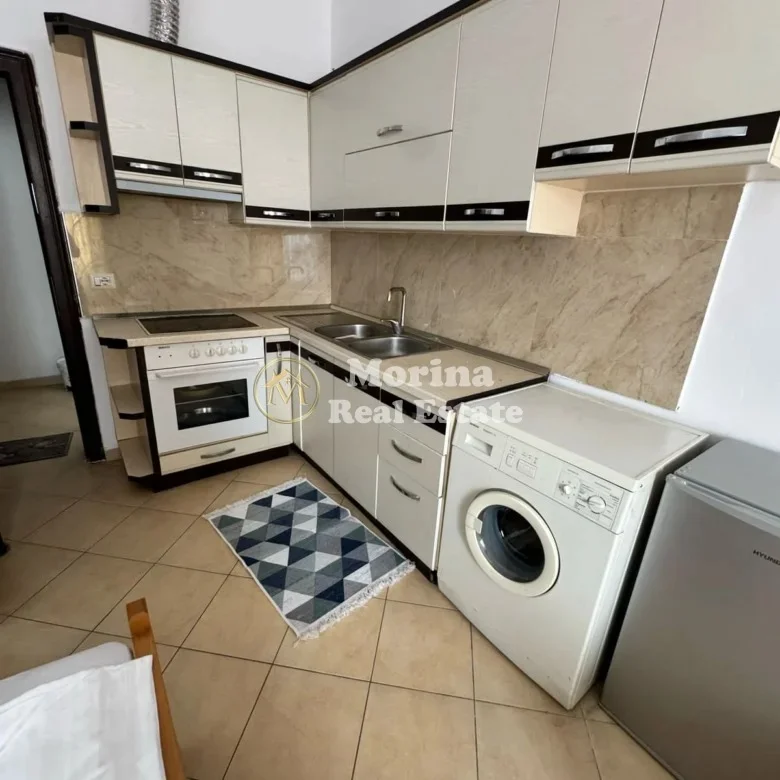Tirane, jepet me qera garsonier Kati 5, 30 m² 300 € (5 Maji)