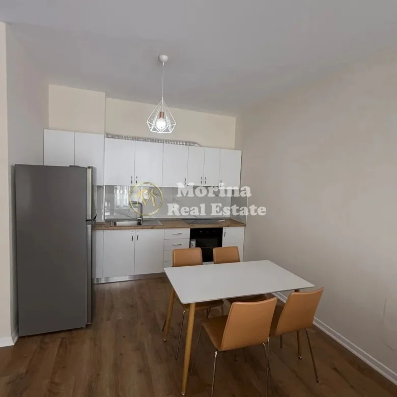 Tirane, jepet me qera apartament 1+1 Kati 4, 70 m² 500 € (5 Maji)
