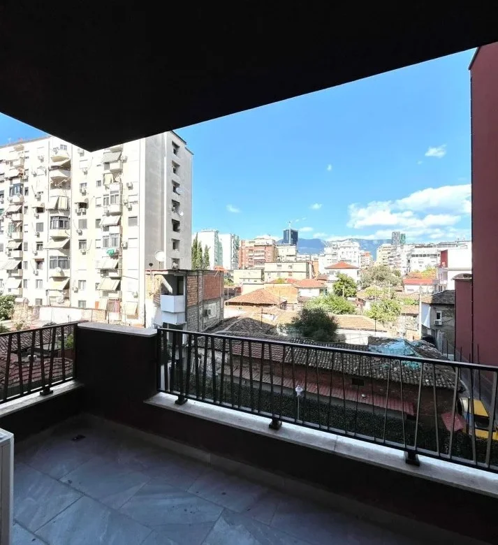 Tirane, jepet me qera apartament 1+1 Kati 2, 85 m² 800 € (Myslym Shyri)