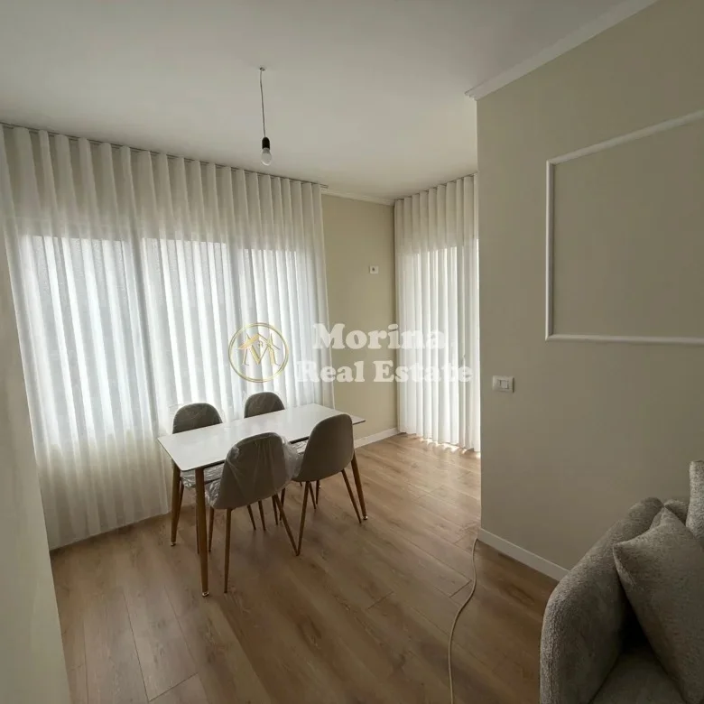 Tirane, jepet me qera apartament 1+1 Kati 3, 73 m² 400 € (Casa Italia)