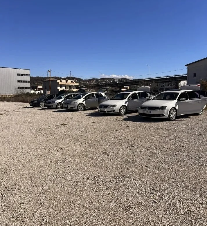 Tirane, jepet me qera ambjent biznesi Kati 0, 2.000 m² 1.500 € (Vore)