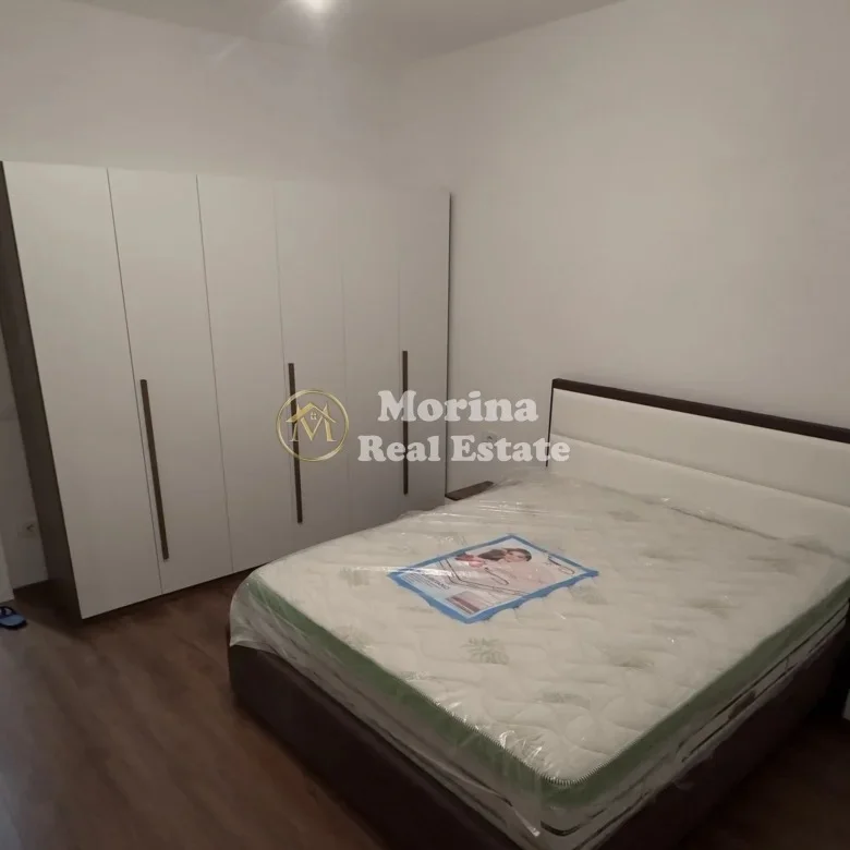 Tirane, jepet me qera apartament 2+1 Kati 3, 98 m² 550 € (Paskuqan)