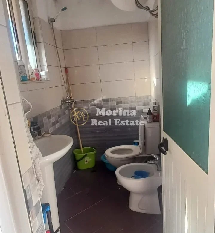 Tirane, jepet me qera apartament 1+1 Kati 2, 45 m² 290 € (Shkolla e Bashkuar)