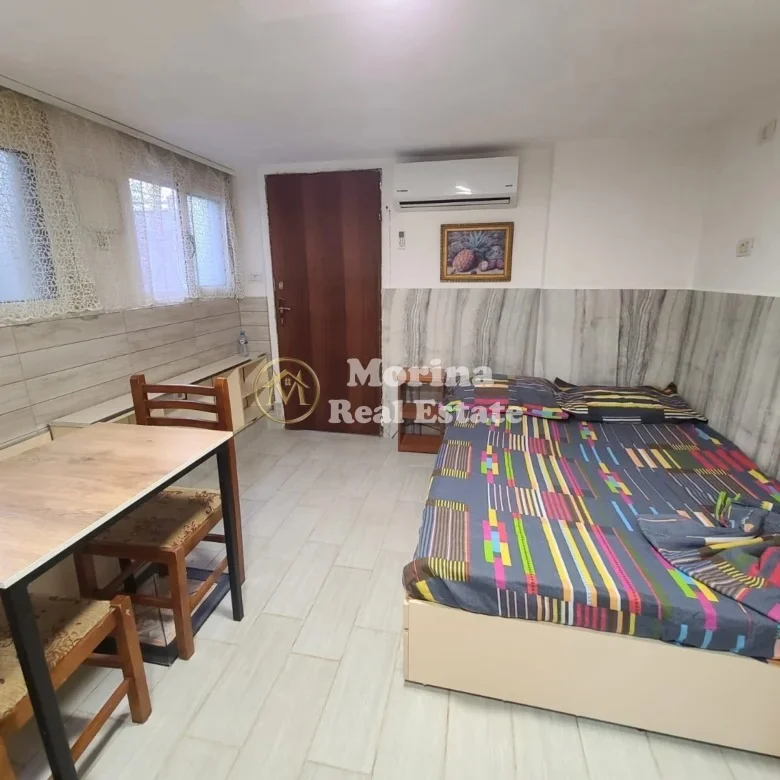 Tirane, jepet me qera garsonier Kati 1, 35 m² 310 € (Rruga 5 Maji)