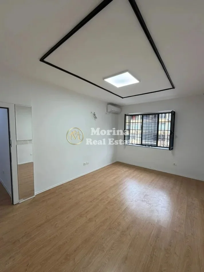 Tirane, jepet me qera ambjent biznesi Kati 1, 50 m² 650 € (Zogu i ZI)
