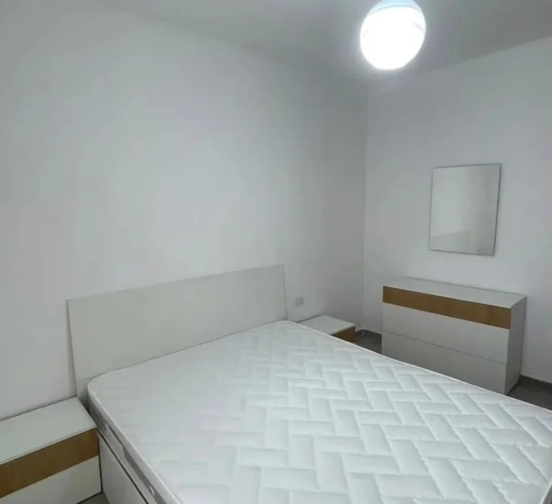 Tirane, jepet me qera apartament 3+1+Ballkon 2, 120 550 (5 Maji)