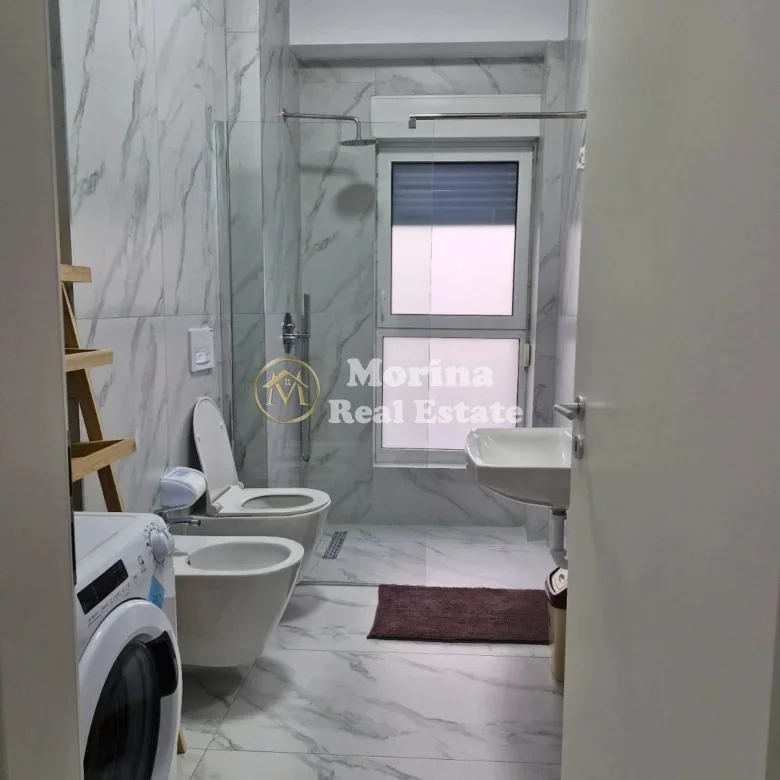 Tirane, jepet me qera apartament 1+1 Kati 6, 50 m² 450 € (Ali Demi)