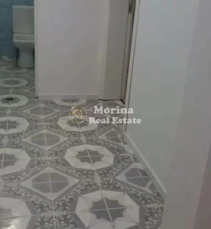 Tirane, jepet me qera shtepi 1+1 Kati 1, 50 m² 300 € (5 Maji)