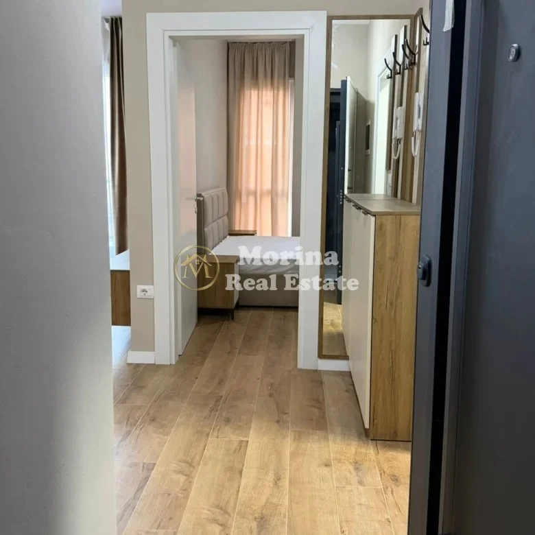 Tirane, jepet me qera apartament 1+1 Kati 4, 65 m² 420 € (Univers City)
