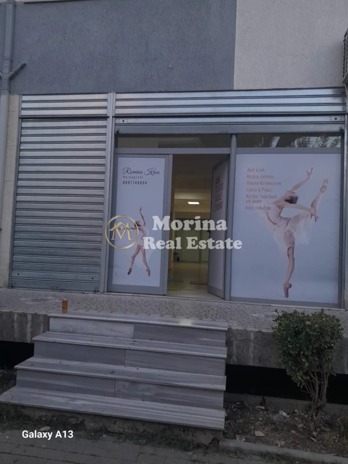 Tirane, jepet me qera dyqan Kati 1, 110 m² 600 € (Pallatet Cabej-Misto Mame)
