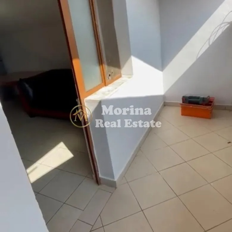 Tirane, jepet me qera apartament 1+1 Kati 3, 40 m² 350 € (Senatorium)
