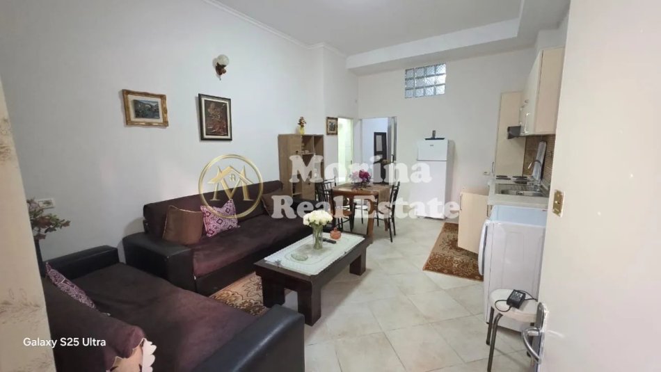 Tirane, jepet me qera apartament 1+1 Kati 1, 55 m² 300 € (Fresku)