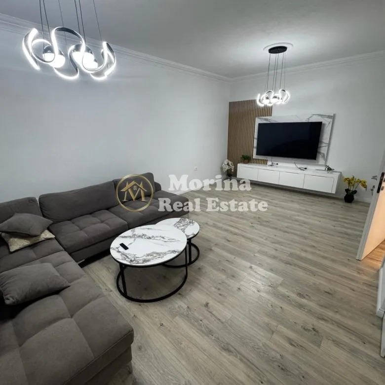 Tirane, jepet me qera apartament 2+1 , 100 m² 630 € (Sauk)