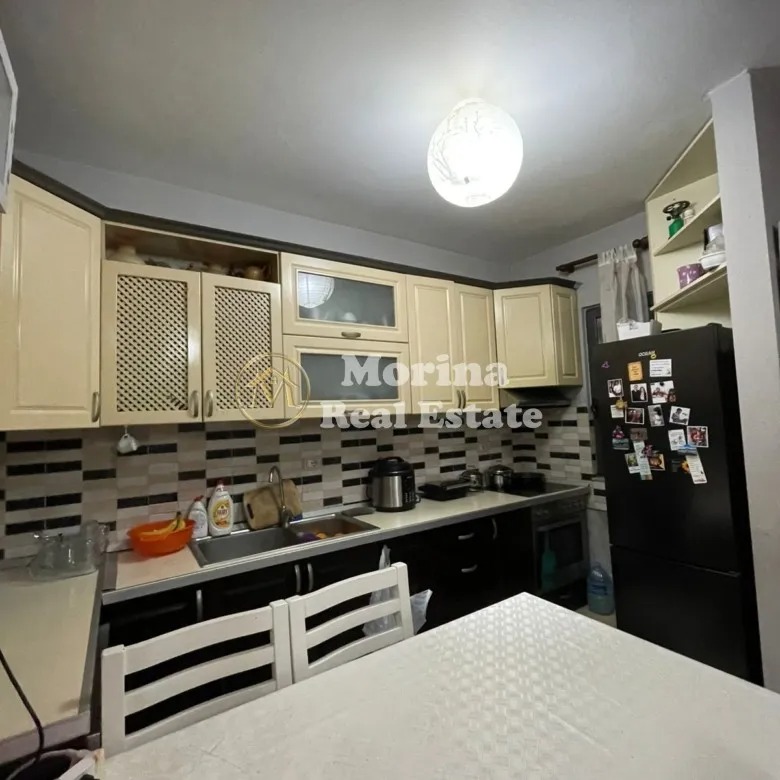 Tirane, jepet me qera apartament 2+1 Kati 3, 107 m² 600 € (Yzberisht)