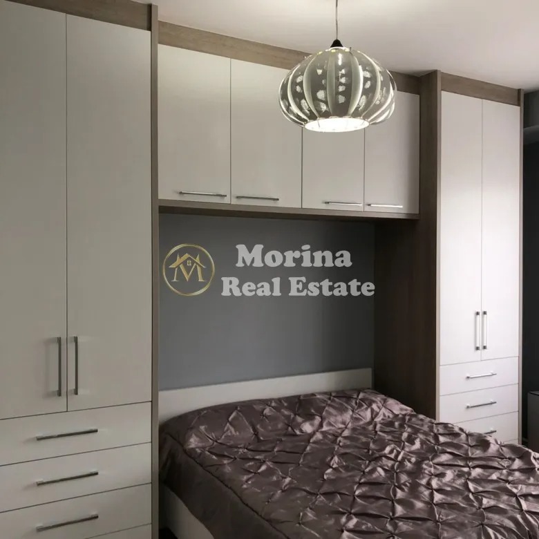 Tirane, jepet me qera apartament 3+1+Ballkon Kati 3, 120 m² 450 € (Kamez)