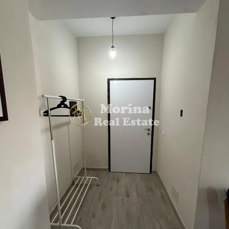 Tirane, jepet me qera apartament 1+1+Ballkon Kati 2, 85 m² 600 € (Xhamlliku)