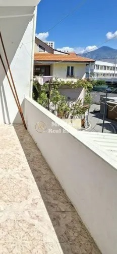 Tirane, jepet me qera apartament 2+1 , (Rruga e Durresit)