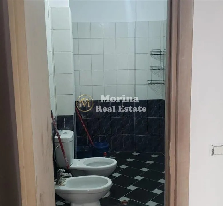 Tirane, jepet me qera apartament 2+1 Kati 4, 100 m² 300 € (Fresku, Thesari)