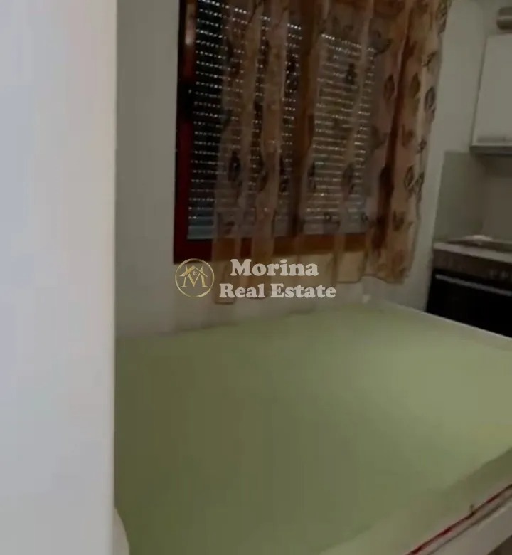 Tirane, jepet me qera garsonier Kati 1, 40 m² 250 € (Laprake)