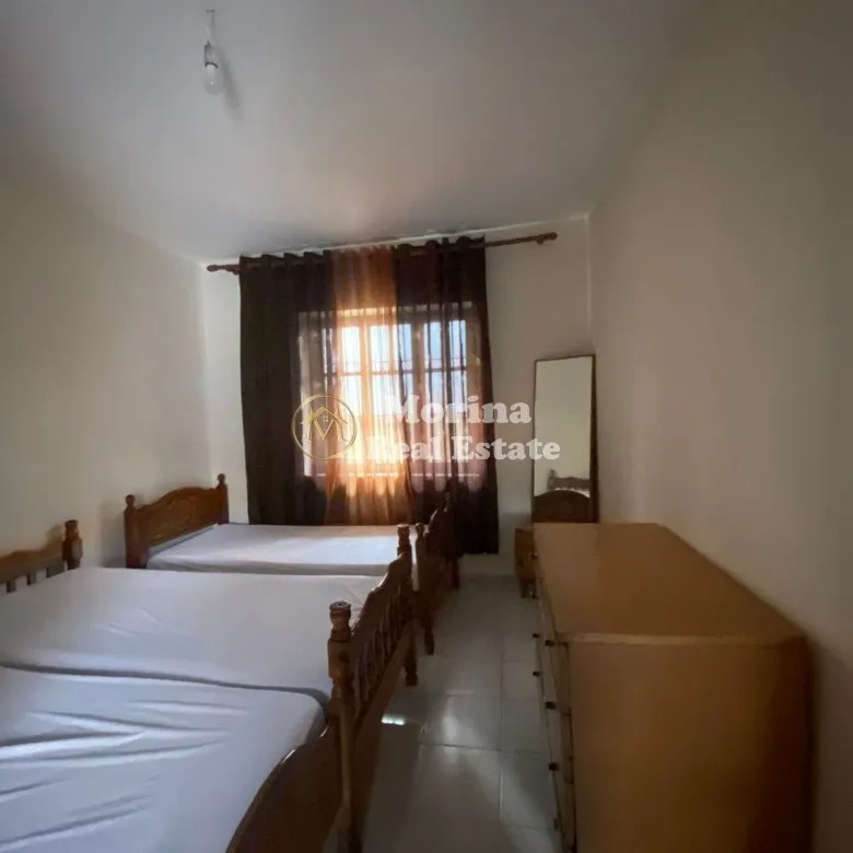 Tirane, jepet me qera shtepi 1+1 Kati 1, 60 m² 300 € (Rruga e Dibres)