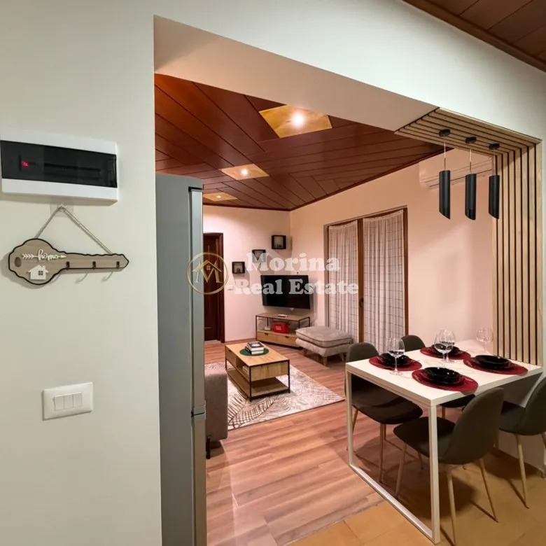 Tirane, jepet me qera Vile 1+1 Kati 2, 55 m² 600 € (Kompleksi Delijorgji)