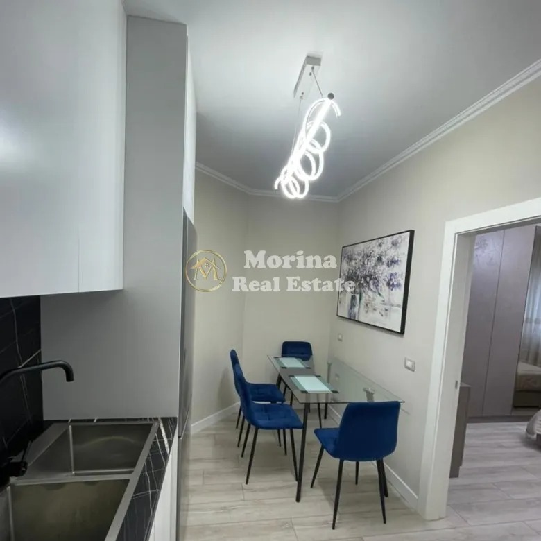 Tirane, jepet me qera apartament 1+1 Kati 4, 70 m² 900 € (Rruga e Kosovareve)