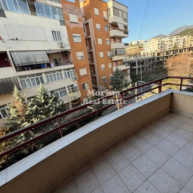 Tirane, shitet apartament 1+1+Ballkon Kati 3, 66 m² 91.000 € (Fresku)