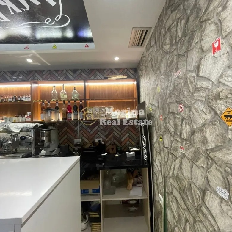 Tirane, jepet me qera ambjent biznesi Kati 0, 29 m² 500 € (Rruga Bardhyl)