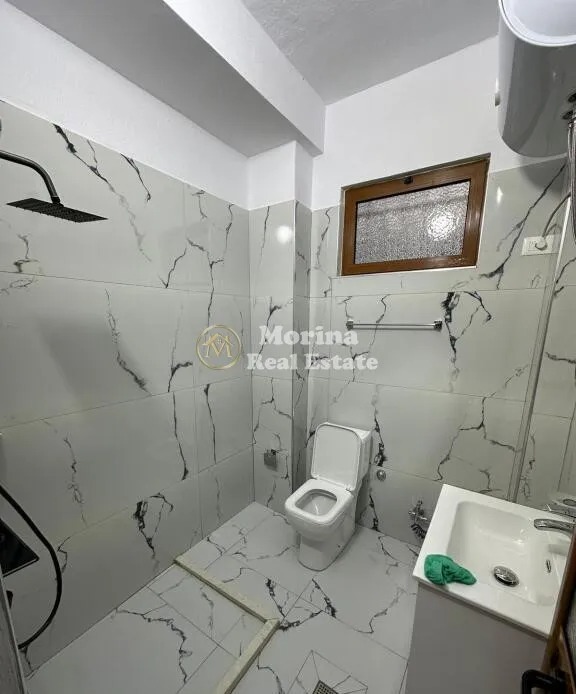 Tirane, jepet me qera apartament 1+1 Kati 1, 50 m² 400 € (Ali Demi)