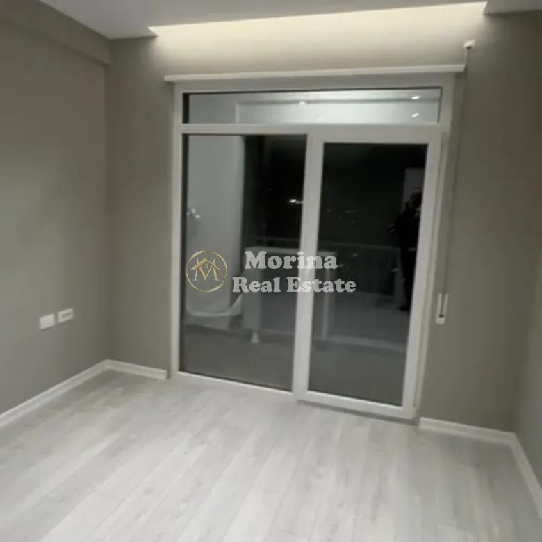Tirane, jepet me qera apartament 2+1 Kati 8, 115 m² 1.000 € (Rruga 5 Maji)