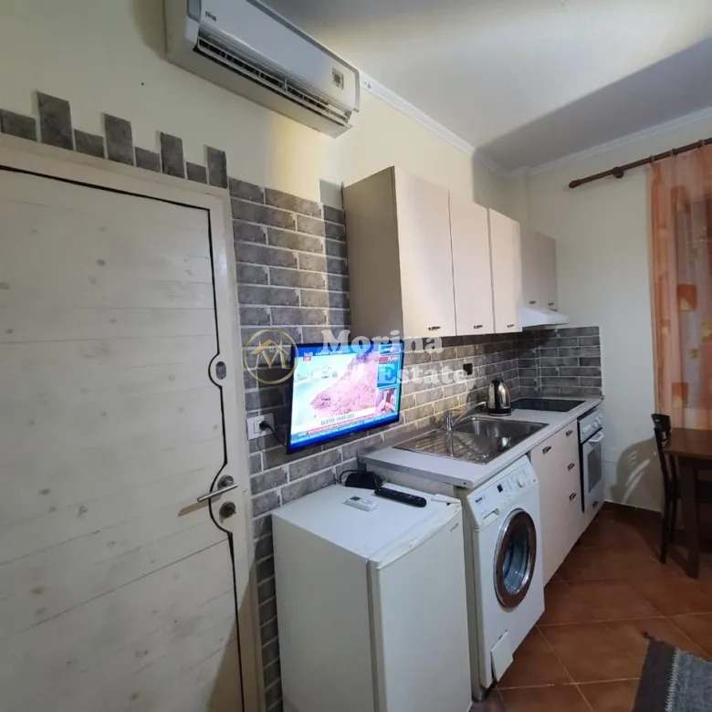 Tirane, jepet me qera garsonier Kati 1, 40 m² 330 € (5 Maji)