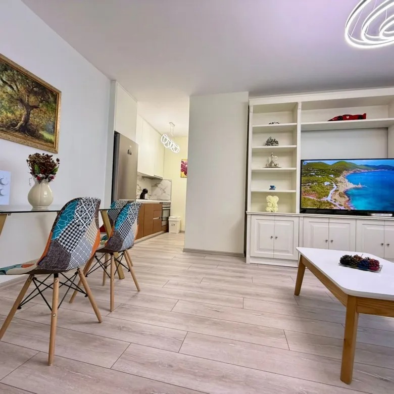 Tirane, jepet me qera apartament 1+1 Kati 8, 70 m² 900 € (Rruga e Kosovareve)