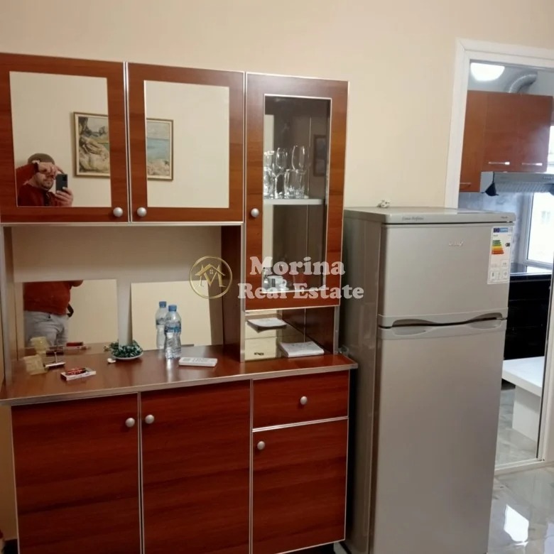 Tirane, jepet me qera garsonier Kati 5, 24 m² 400 € (Myslym Shyri)