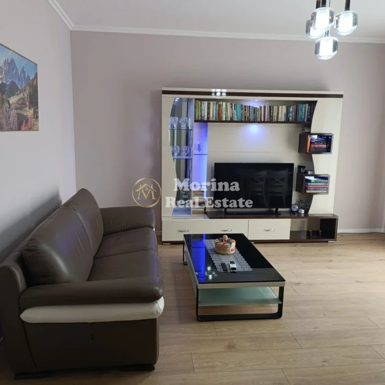 Tirane, jepet me qera apartament 1+1+Ballkon Kati 4, 60 m² 550 € (Rruga Siri Kodra)