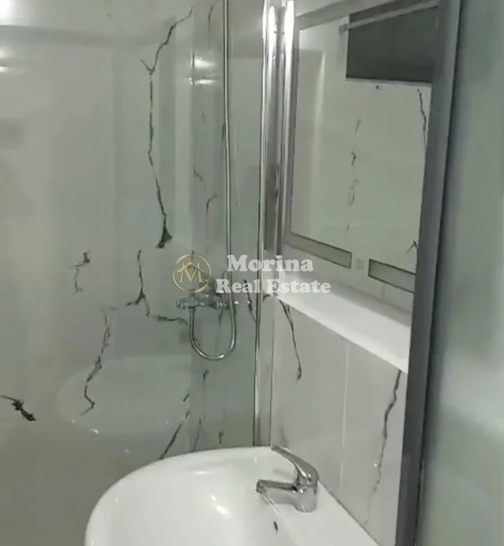 Tirane, jepet me qera apartament 2+1 Kati 2, 75 m² 400 € (Rruga 5 Maji)