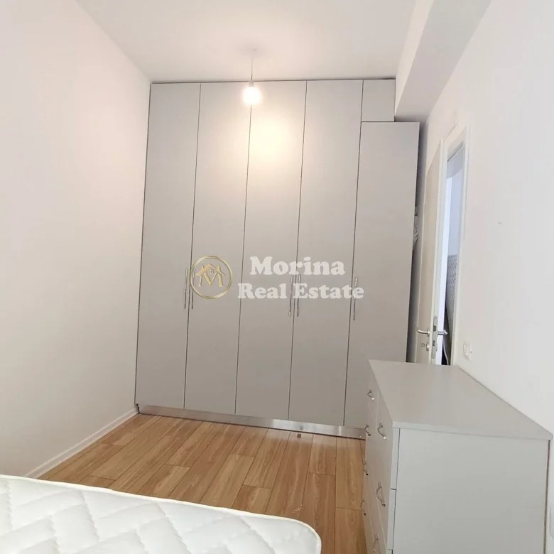 Tirane, jepet me qera 1+1 Kati 3, 60 m² 400 € (Ali Demi)