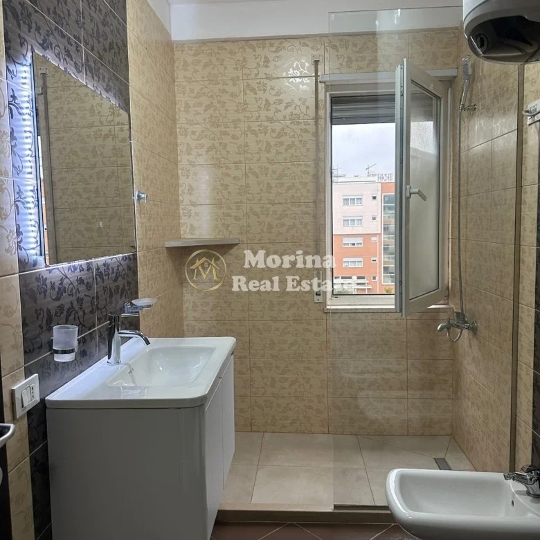 Tirane, jepet me qera apartament 2+1 Kati 3, 106 m² 800 € (Jordan Misja,Kompleksi Gener 2)