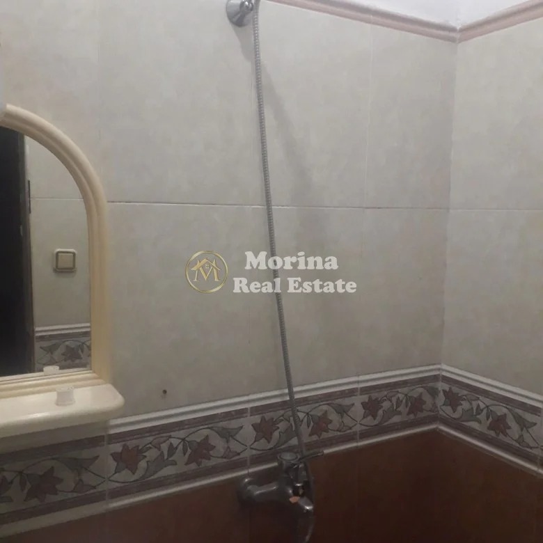 Tirane, jepet me qera shtepi 1+1 Kati 1, 50 m² 300 € (Ali Demi)