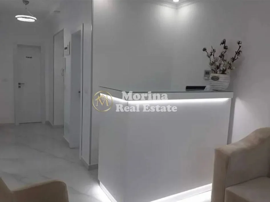 Tirane, jepet me qera ambjent biznesi Kati 2, 50 m² 550 € (Rruga e Dibres)