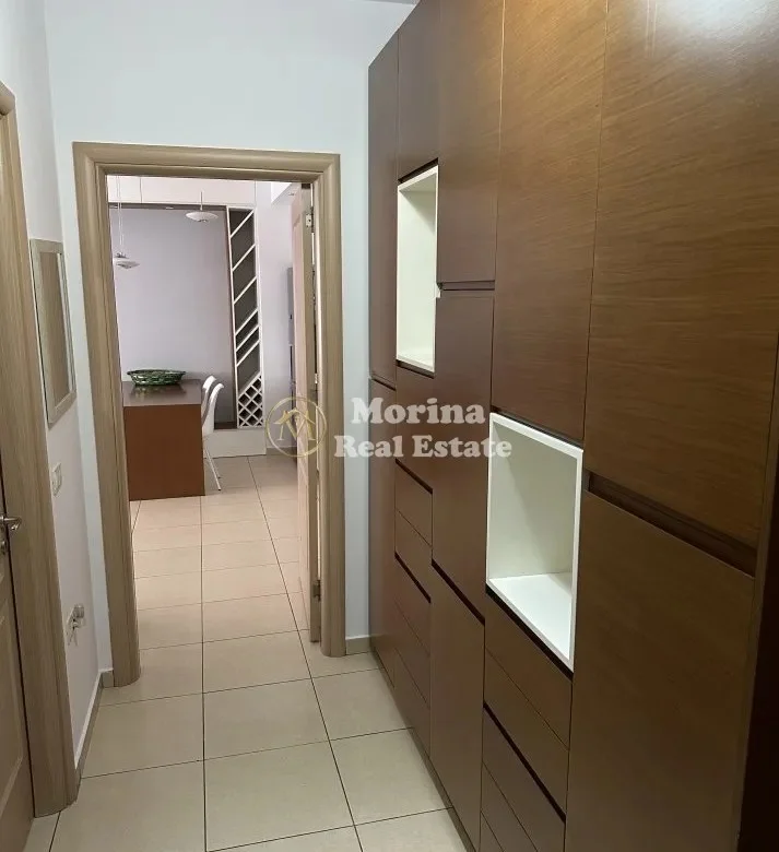 Tirane, jepet me qera apartament 1+1 Kati 4, 70 m² 580 € (Rruga 5 Maji)