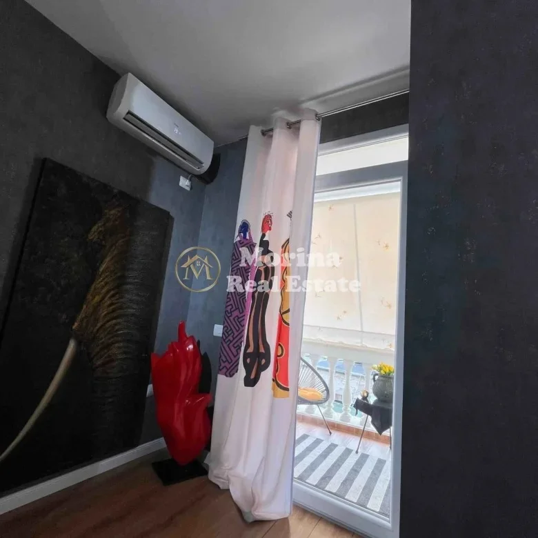 Tirane, jepet me qera apartament 1+1+Ballkon Kati 4, 77 m² 800 € (Mozaiku, Qender)
