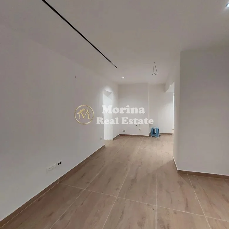 Tirane, jepet me qera ambjent biznesi Kati 0, 60 m² 650 € (Rruga Bardhyl)