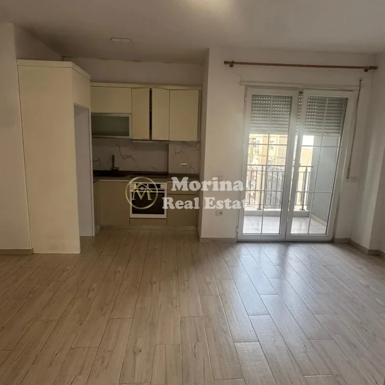 Tirane, jepet me qera apartament 1+1 Kati 4, 65 m² 400 € (5 Maji)