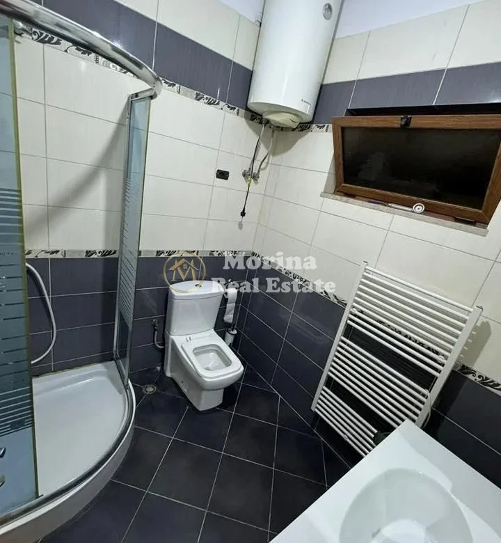 Tirane, jepet me qera Vile 1+1 Kati 1, 60 m² 400 € (Shkoze)