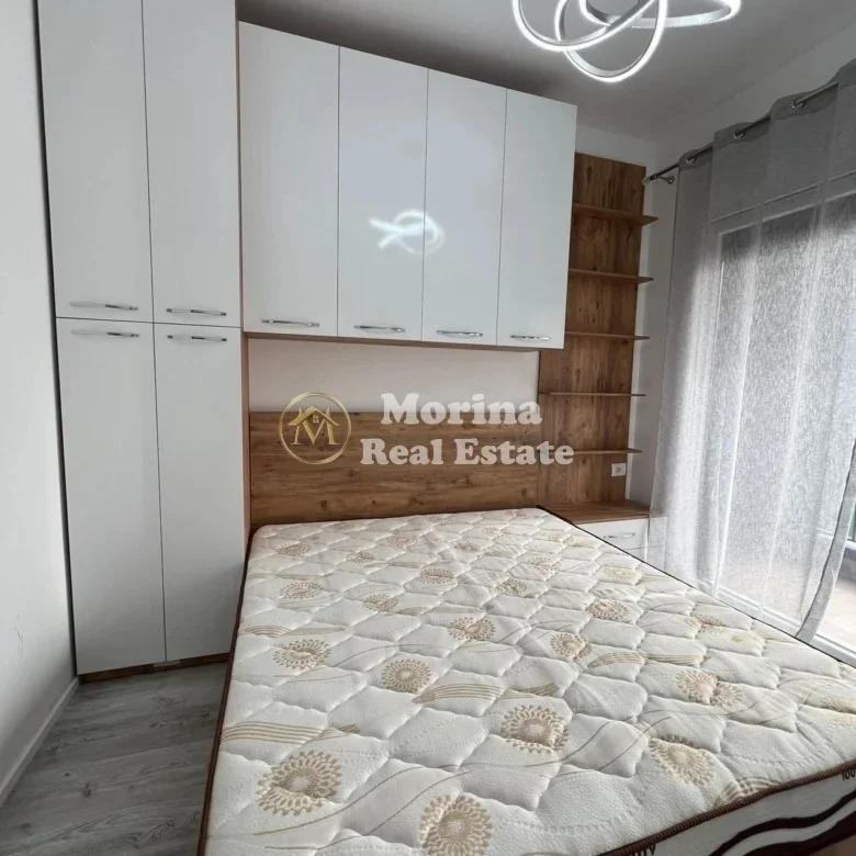 Tirane, jepet me qera apartament 2+1+Ballkon Kati 1, 87 m² 700 € (Yzberisht)