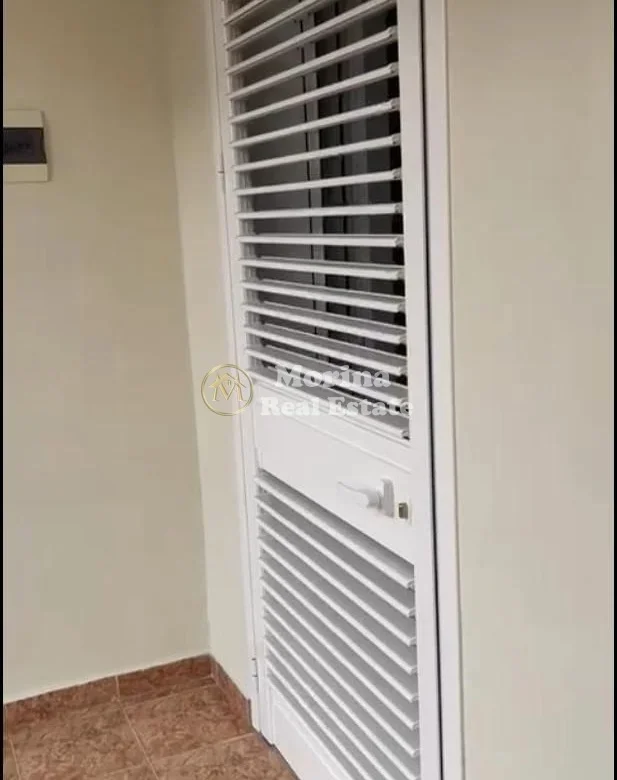 Tirane, jepet me qera shtepi 2+1 Kati 1, 130 m² 650 € (Porcelan)