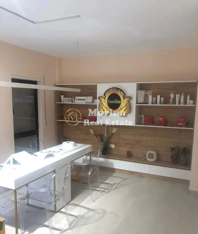 Tirane, jepet me qera apartament 3+1 Kati 10, 116 m² 750 € (Selvia)