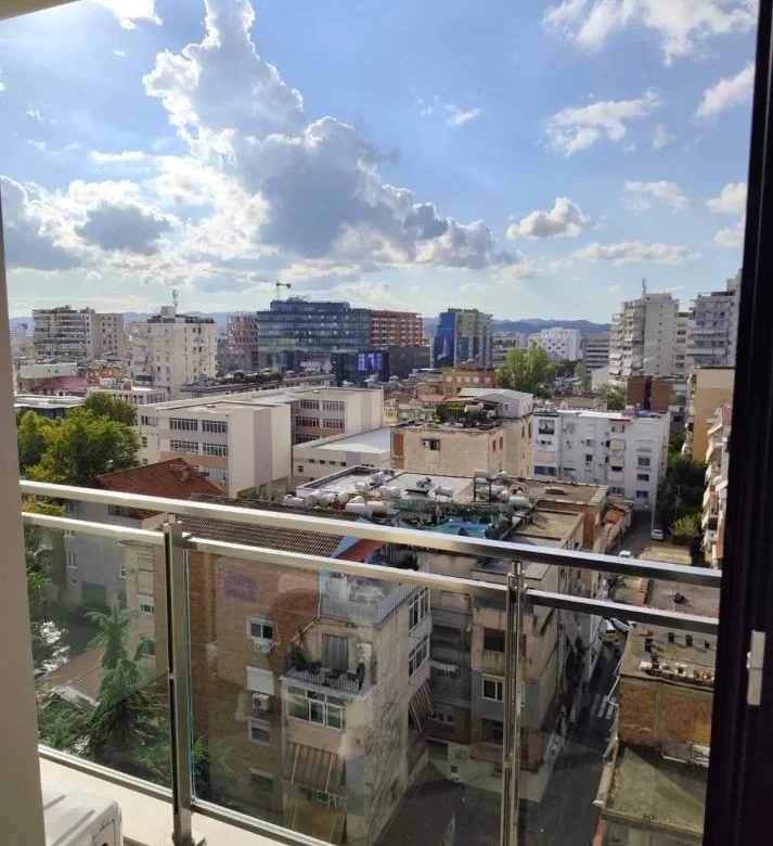 Tirane, jepet me qera ambjent biznesi Kati 6, 75 m² 580 € (Rruga Mine Peza)